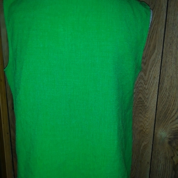Womans Size 10 Top Sleeveless Round Neck Green Blouse - Picture 2 of 3
